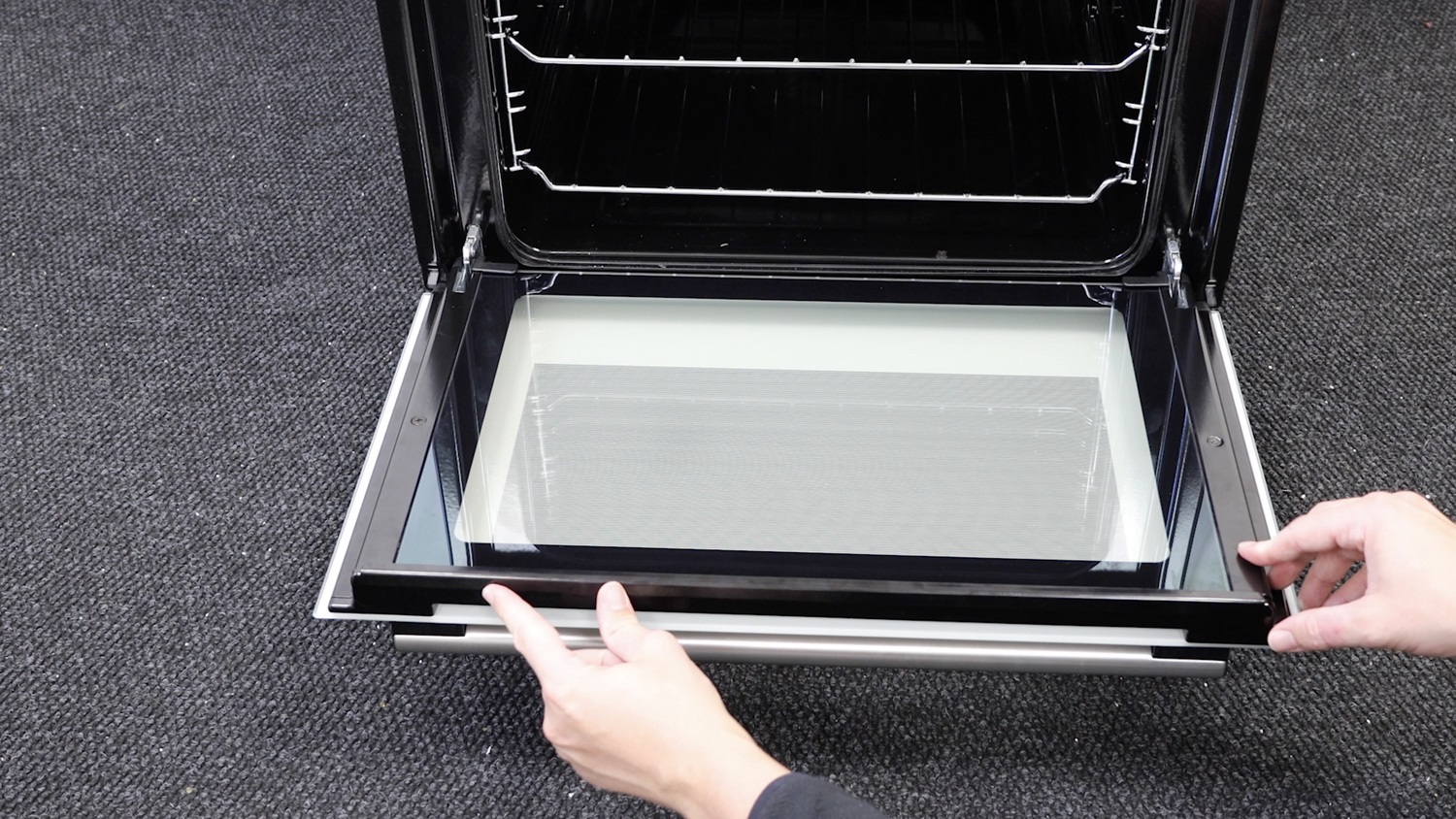 How to Replace an Oven Top Trim Fixing Bracket Hotpoint